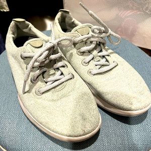 All birds wool runner sz 8!